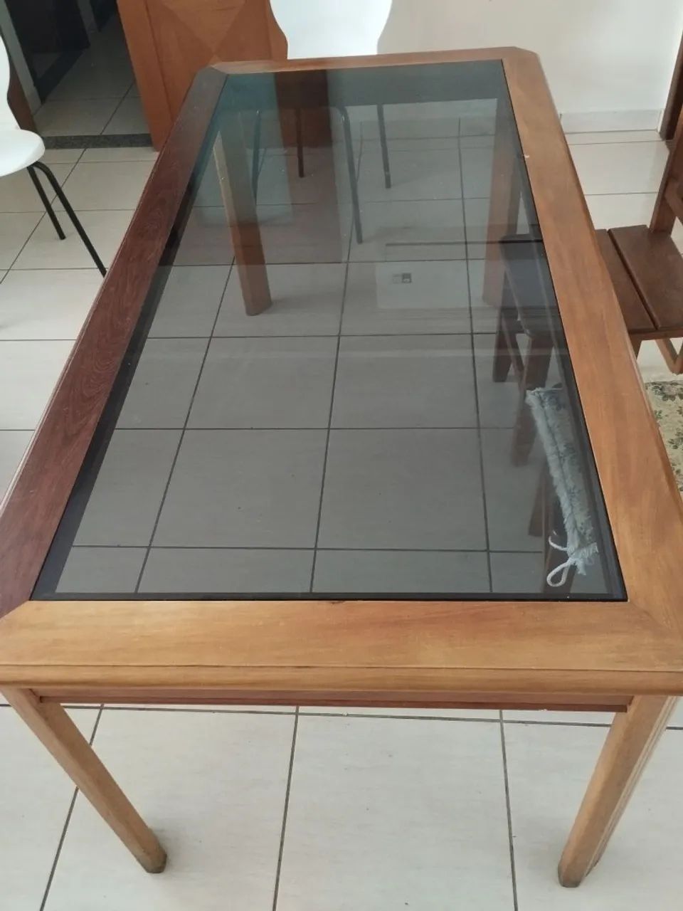 Mesa madeira com vidro 8 lugares - Foto 3