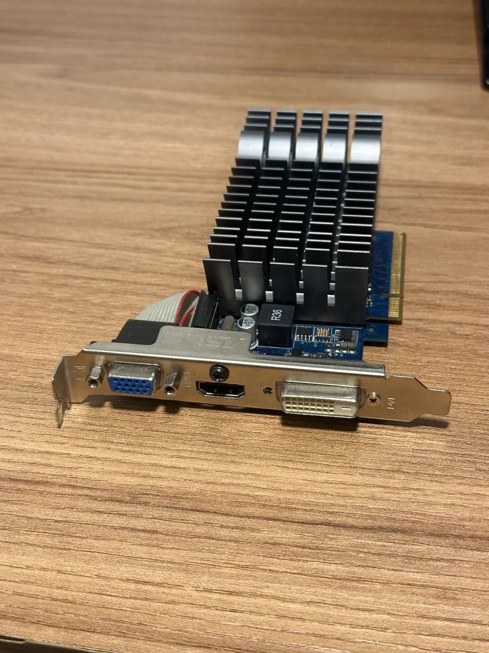 Placa de Video GT 730 4GB