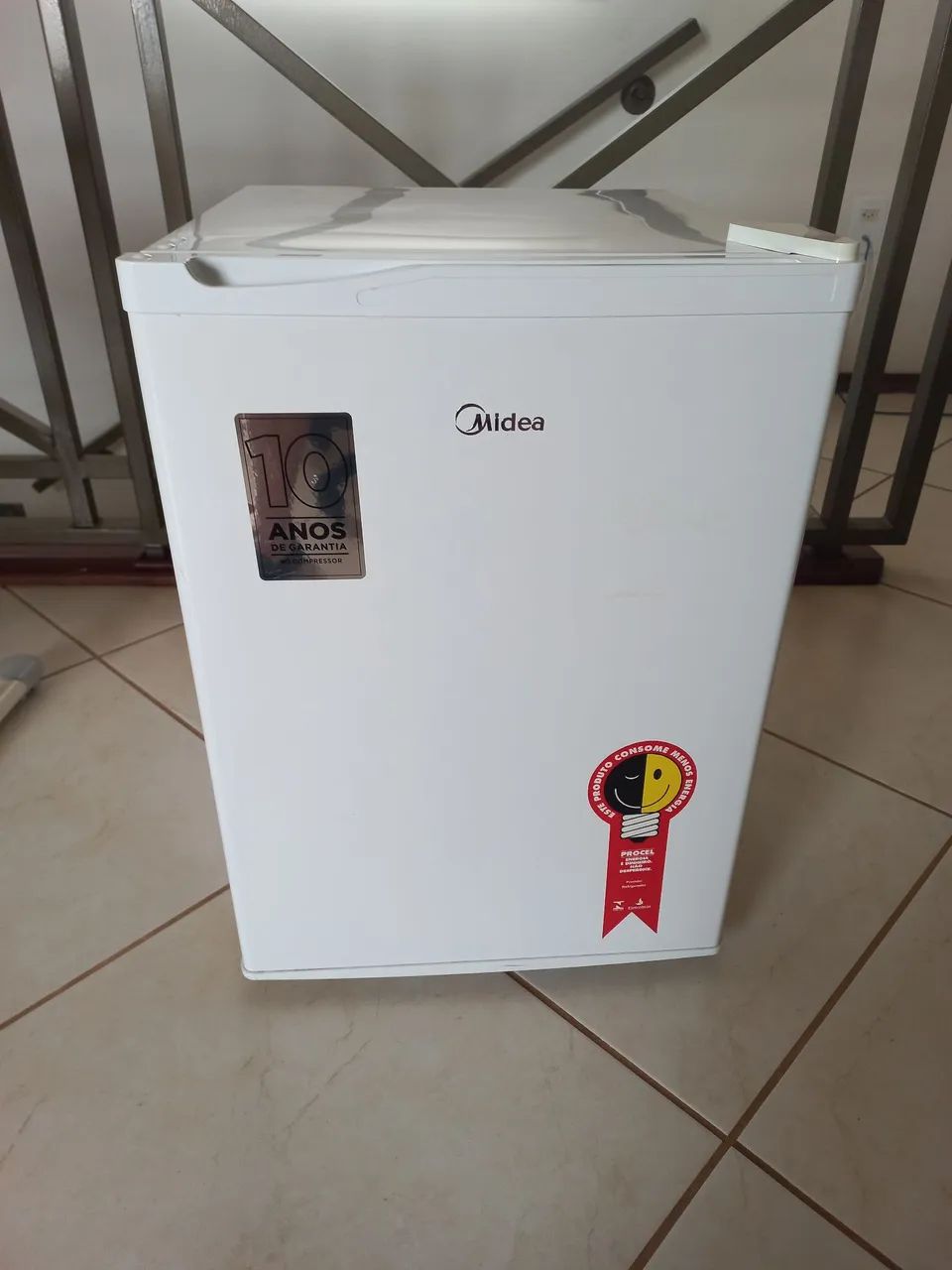 Frigobar Midea 71 litros