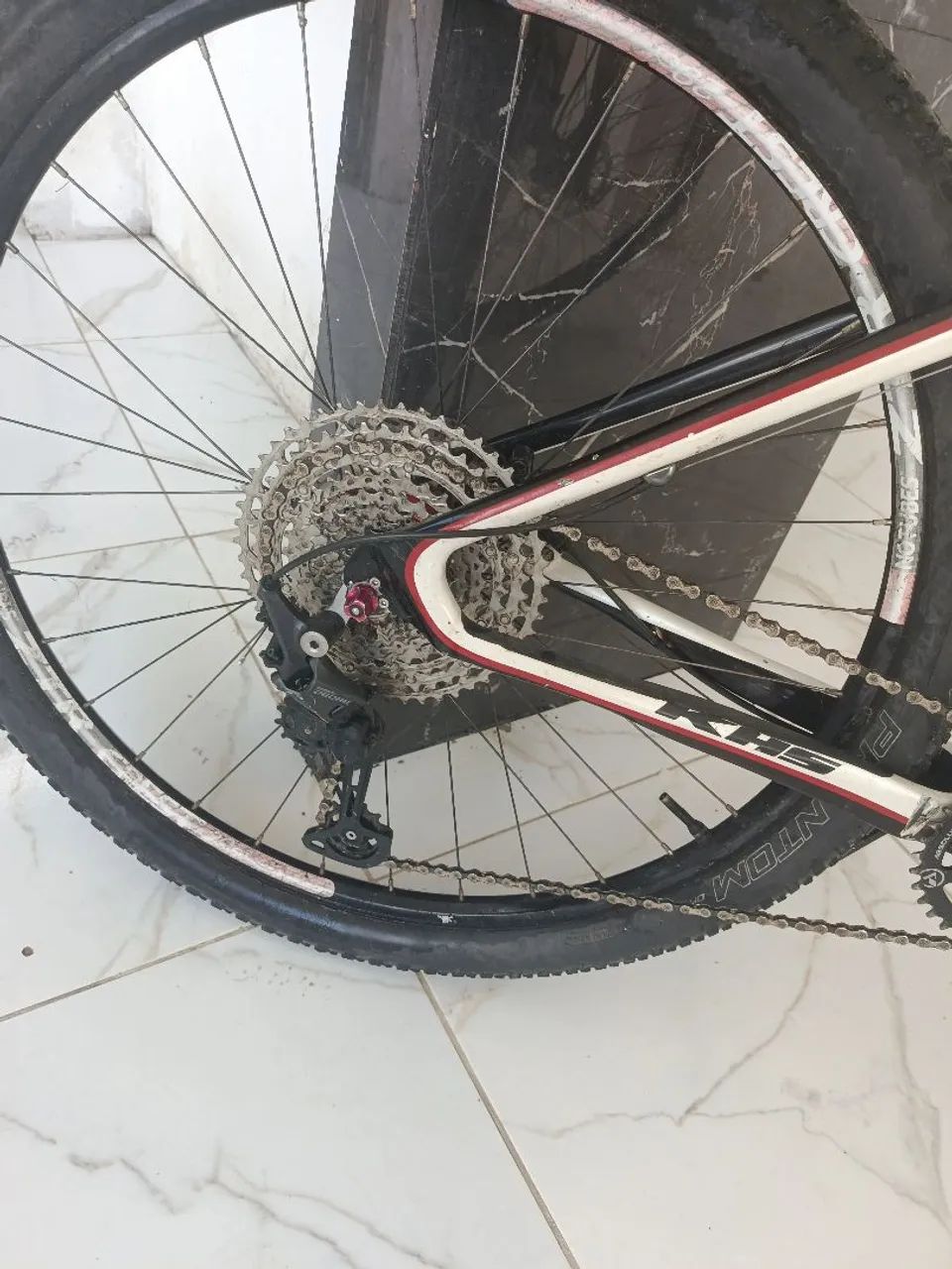 Bike toda de carbono - Foto 2