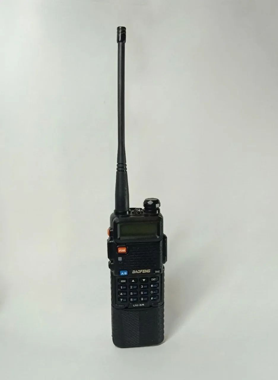 Rádio Comunicador Baofeng UV-5R com Bateria Estendida 