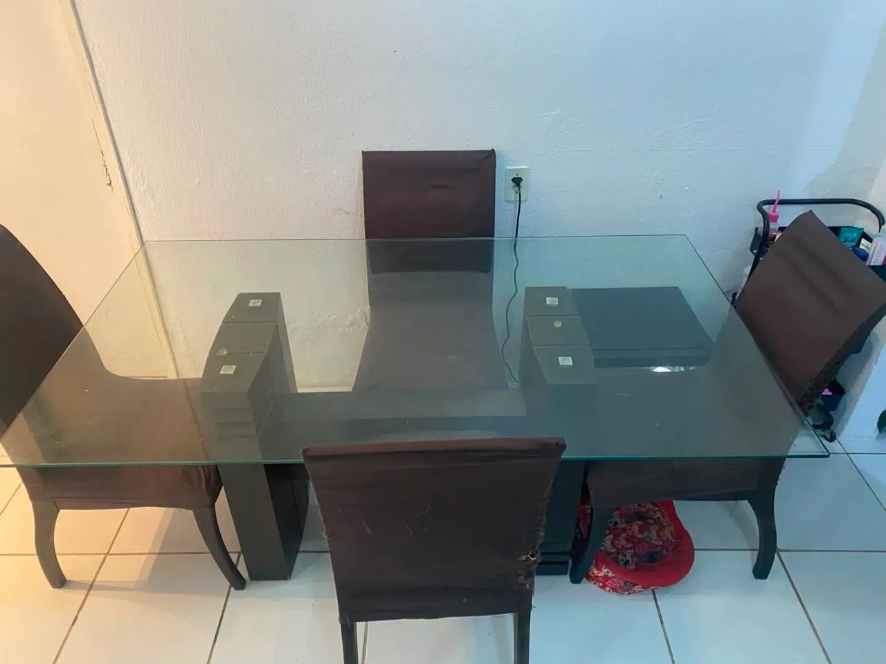 MESA DE VIDRO + 4 CADEIRAS (MADEIRA FORTE) - Foto 2
