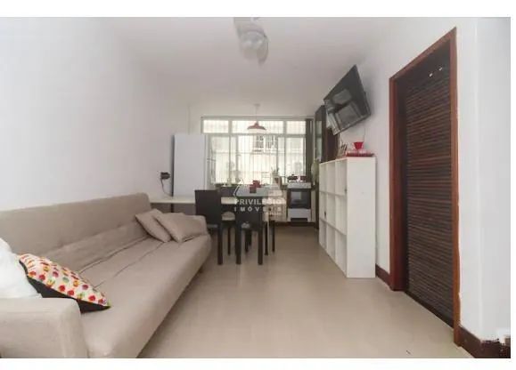 Apartamento no Leblon, quadra da praia, 2 quartos!