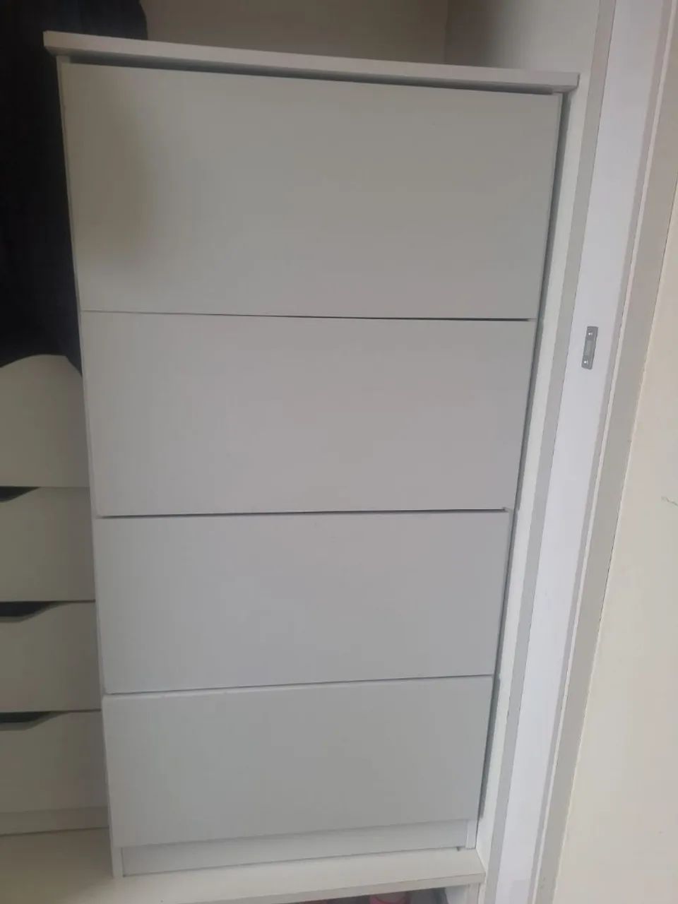 Cômoda 4 gavetas 