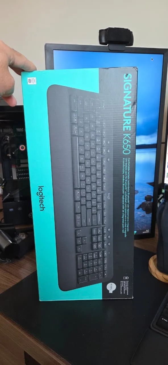 Teclado BLuetooth Logitech K650 Signature praticamente novo - Foto 2