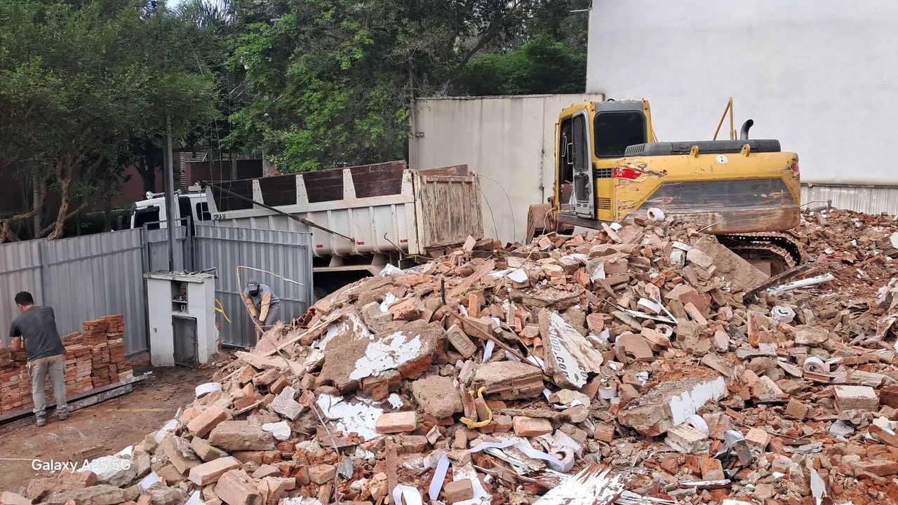 Demolição  - Foto 2
