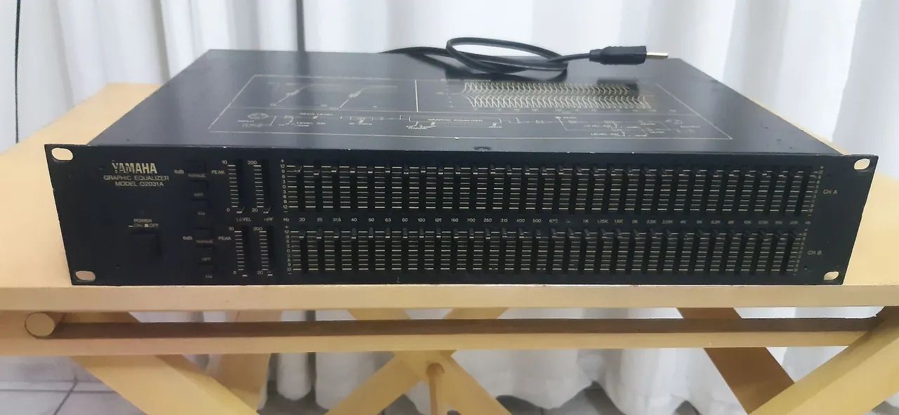 Equalizador Gráfico Yamaha Q2031A - Equipamentos e Acessórios de
