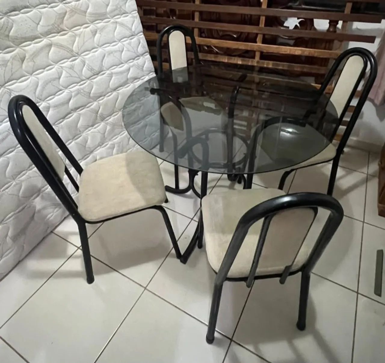 Mesa jantar vidro 4 cadeiras - Foto 3