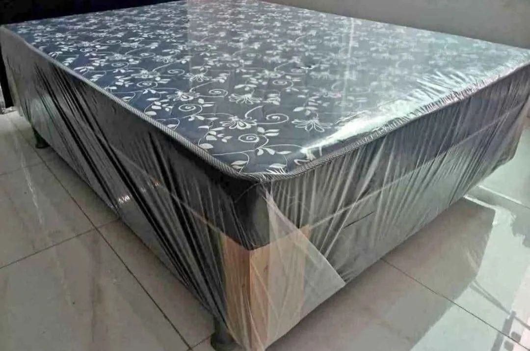 CAMA DE QUALIDADE. COM MOLAS. - Foto 3