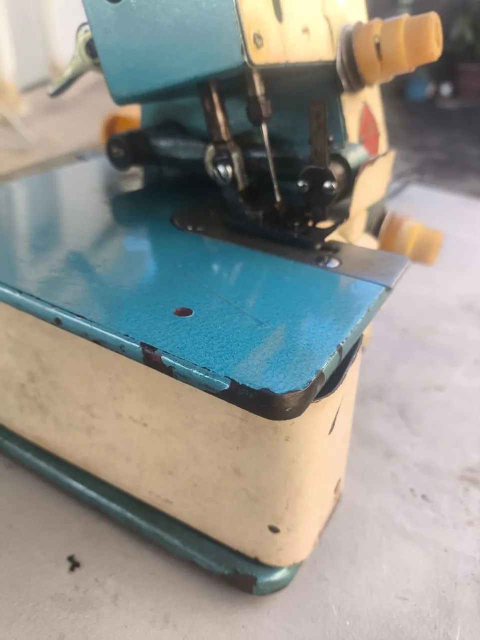 Maquina Overlock - Foto 2