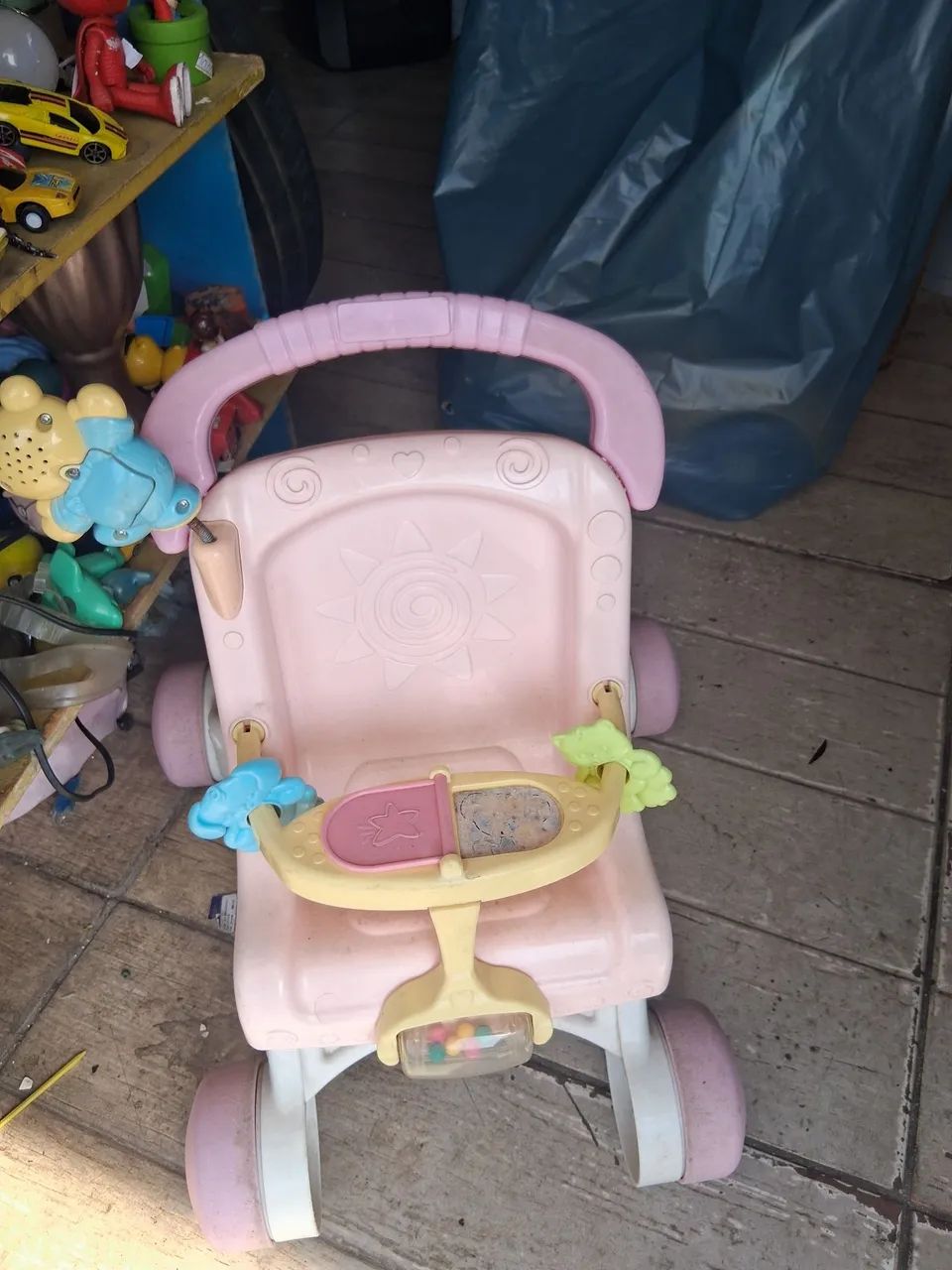 Andador infantil e carrinho para boneca