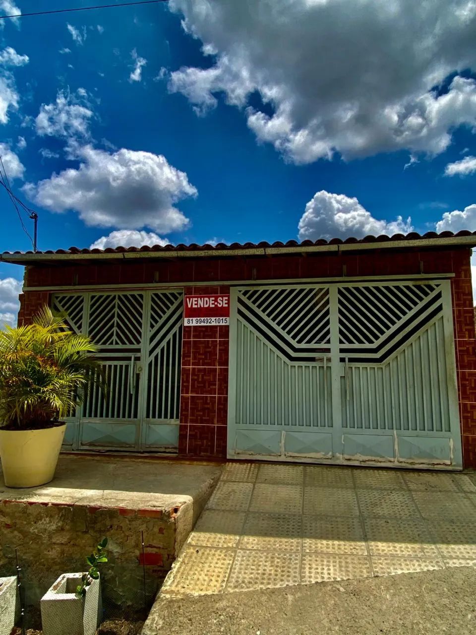 VENDE-SE CASA + TERRENO