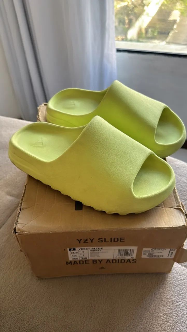 靴  YEEZY SLIDE GLOW GREEN Adidas Yeezy Slide 