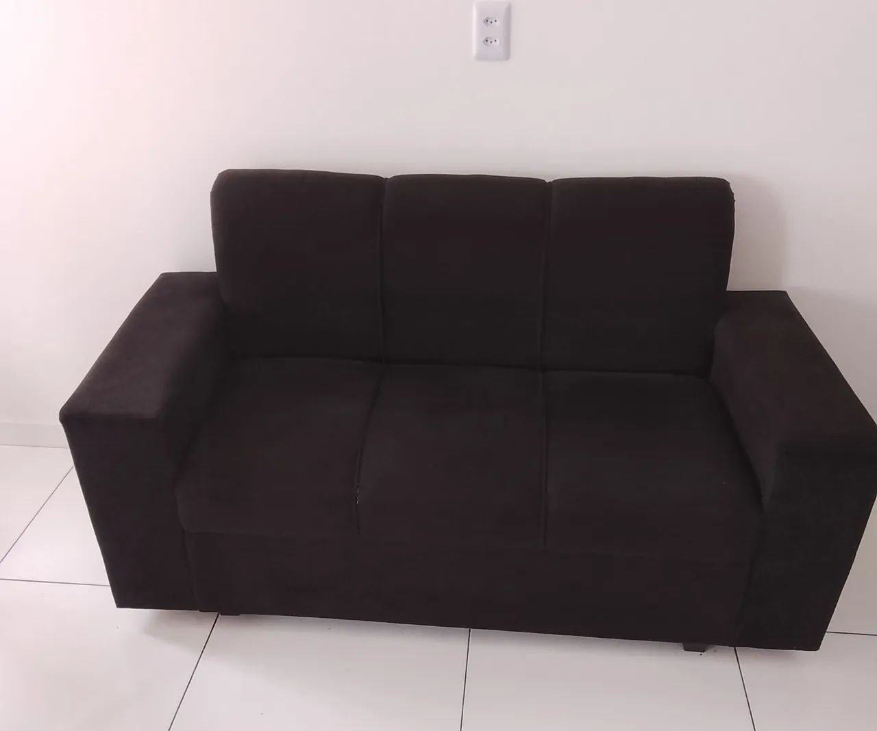 Sofá 3 lugares preto ( praticamente novo) - Foto 3