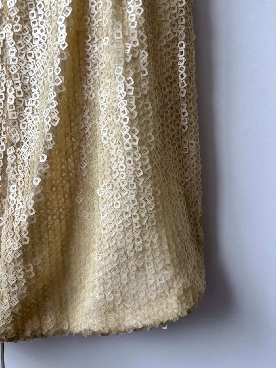 Vestido decotado em paetê  - Foto 2