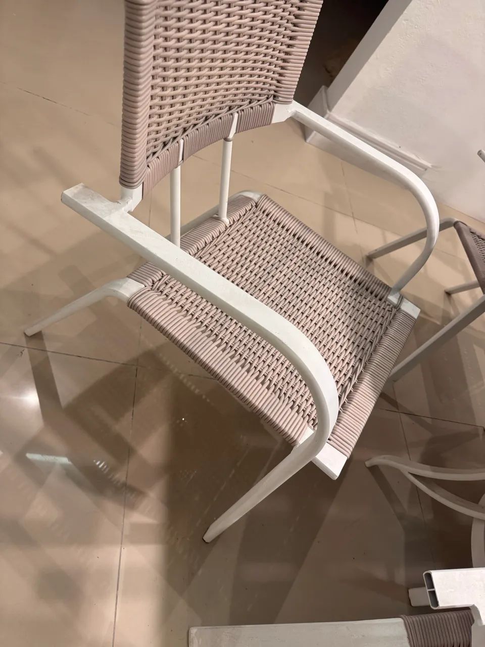 Mesa com 8 cadeiras  - Foto 4