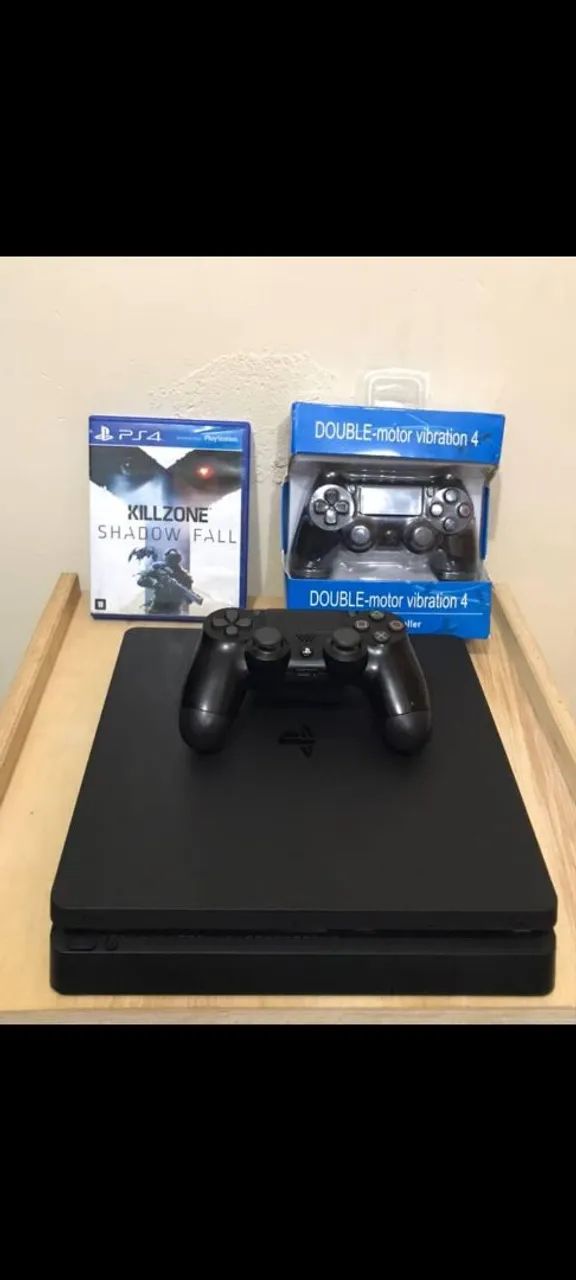 PS4 com dois controles e jogo - Foto 2