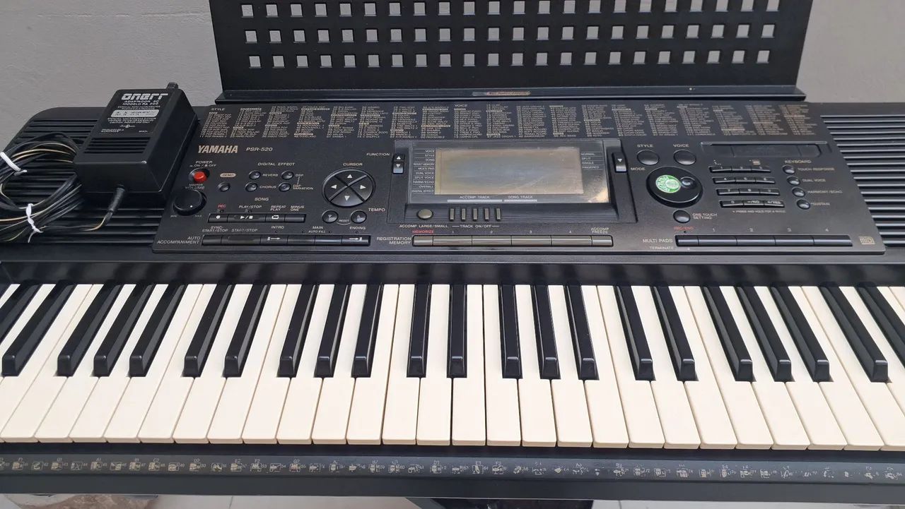 Teclado yamaha psr 520