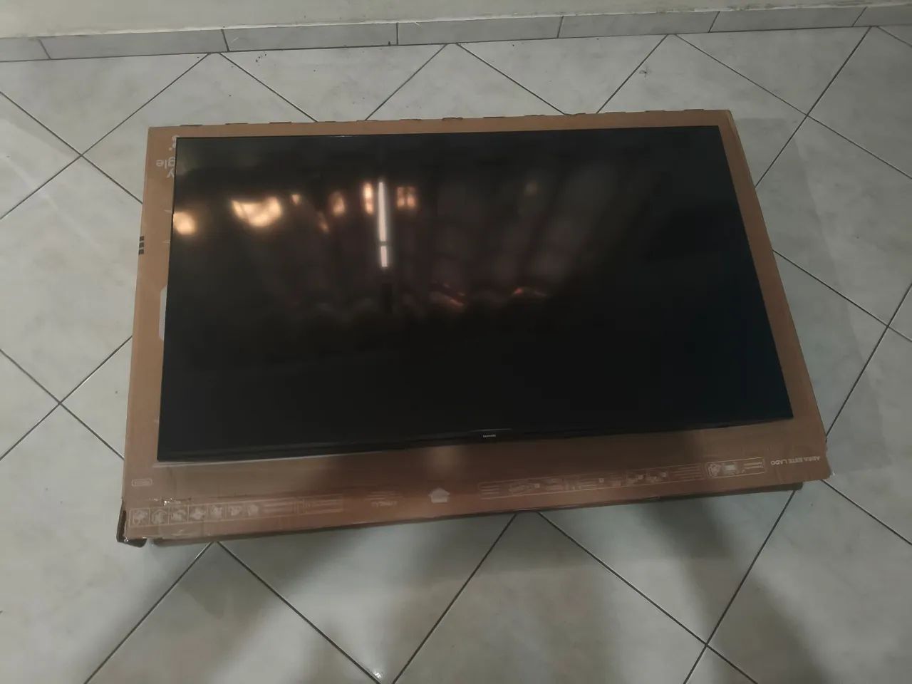 Tv Samsung 4k 50 " Crystal tu8000 com defeito  - Foto 3