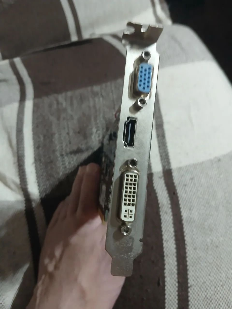 Placa de vídeo geforce vga 210 c2 1024 de 1gb - Foto 3