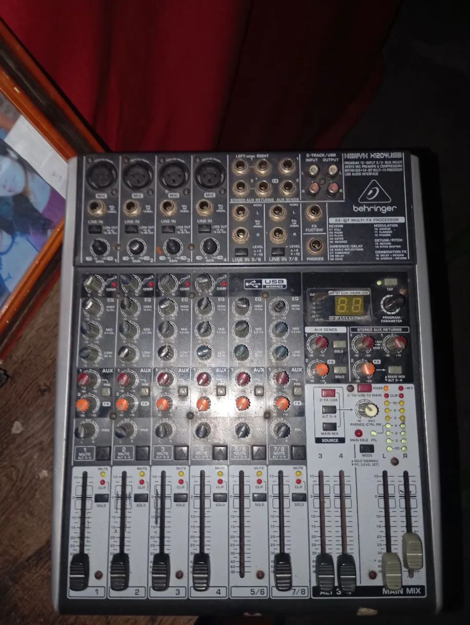 Mesa de som Behringer 