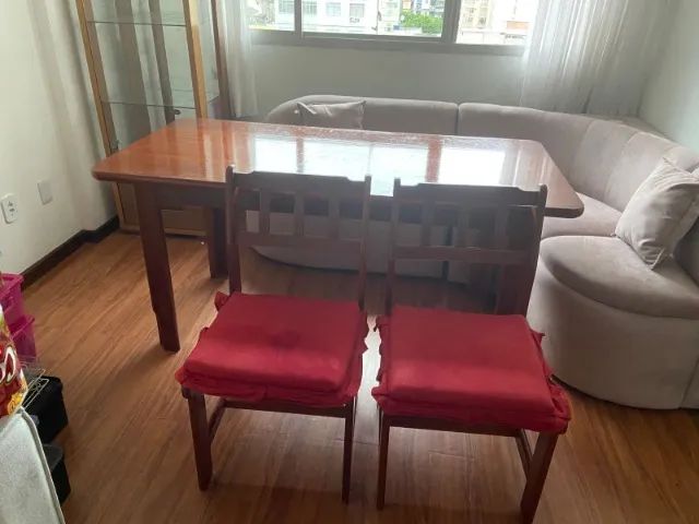 Rectangular dining table with 6 chairs.466451204398141442