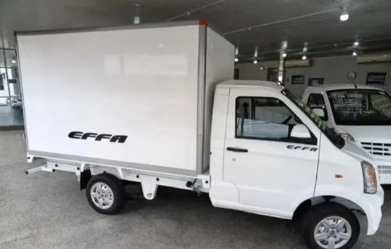 Caminhão Bau Effa V21