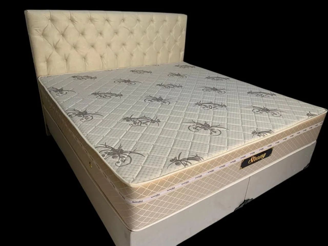 Cama box Super King com colchão espuma d65 resistente a peso