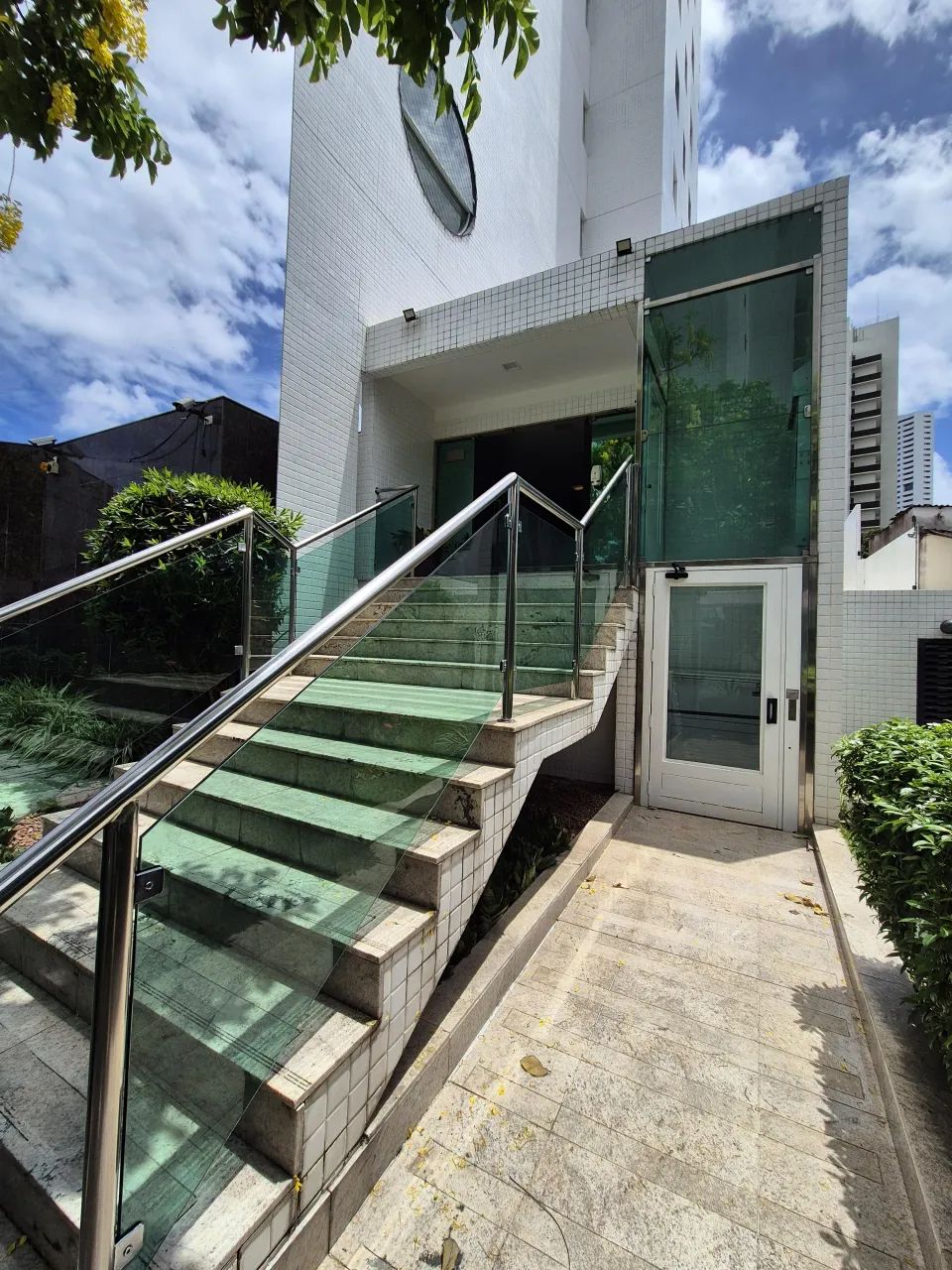 Apartamento com 193m2, 3 suítes, 4 vagas e lazer! - Foto 3