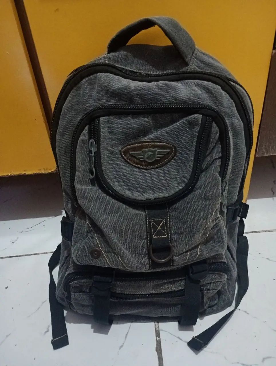 Mochila de tecido reforçado 