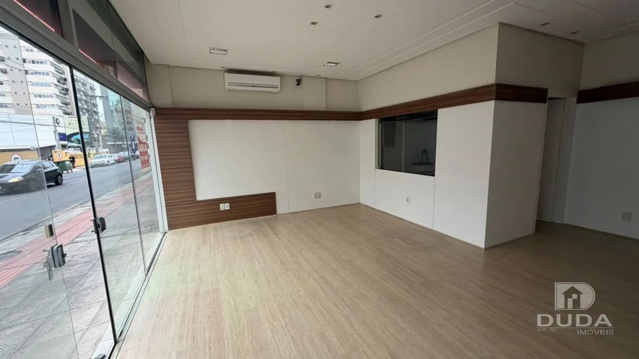 Sala Comercial Térrea Semi-Mobiliada para Locação - Foto 4