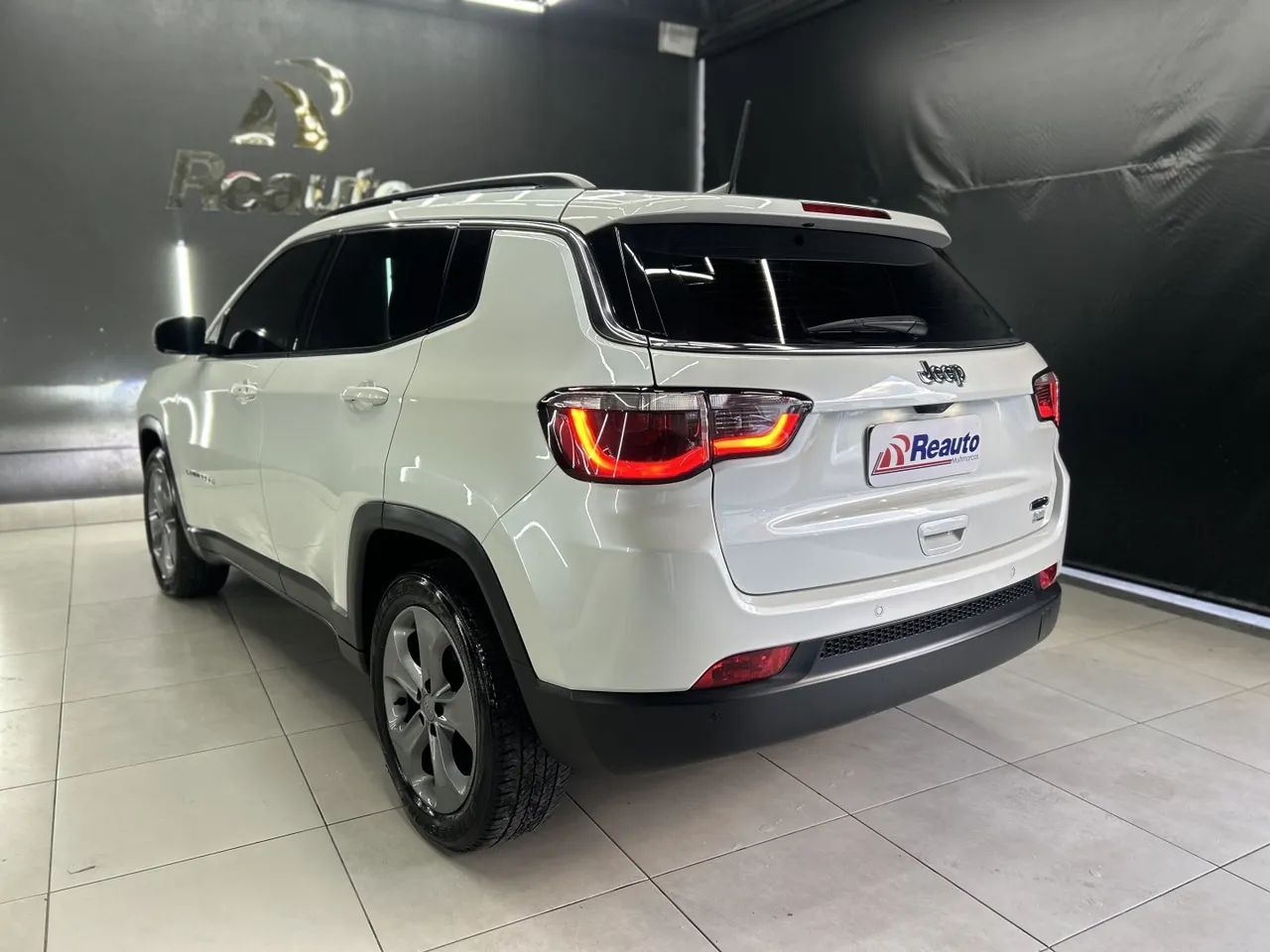 Jeep Compass Longitude 2.0 4X2 Flex 16V Aut. 2017 - Foto 4