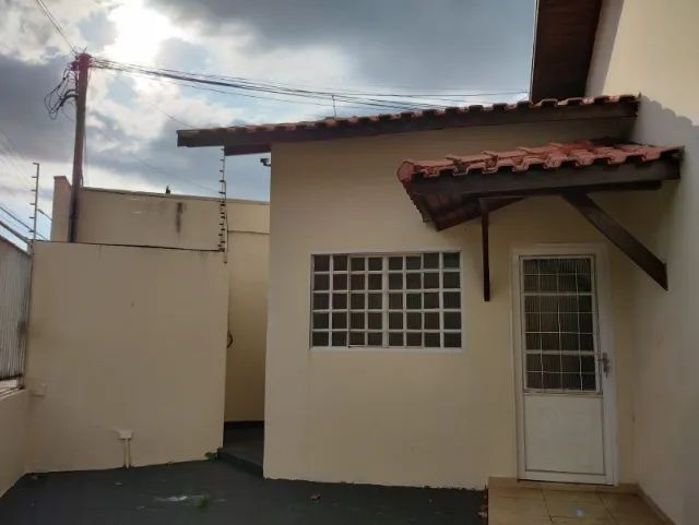Casa perto Comper Ypê Monte Castelo  
