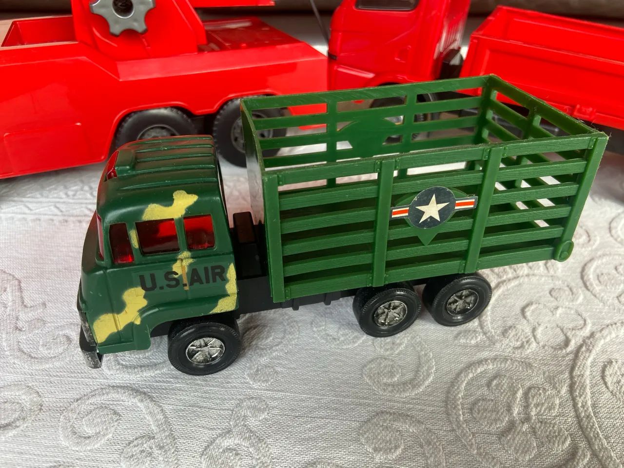 3 brinquedos, em ótimo estado - Foto 2