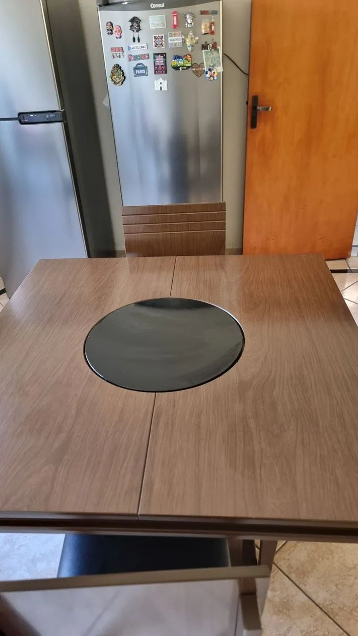 Mesa de jantar com centro giratório  - Foto 3