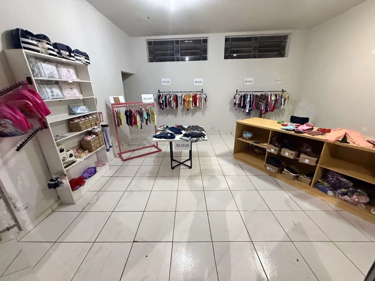 Estoque de loja roupa infantil 