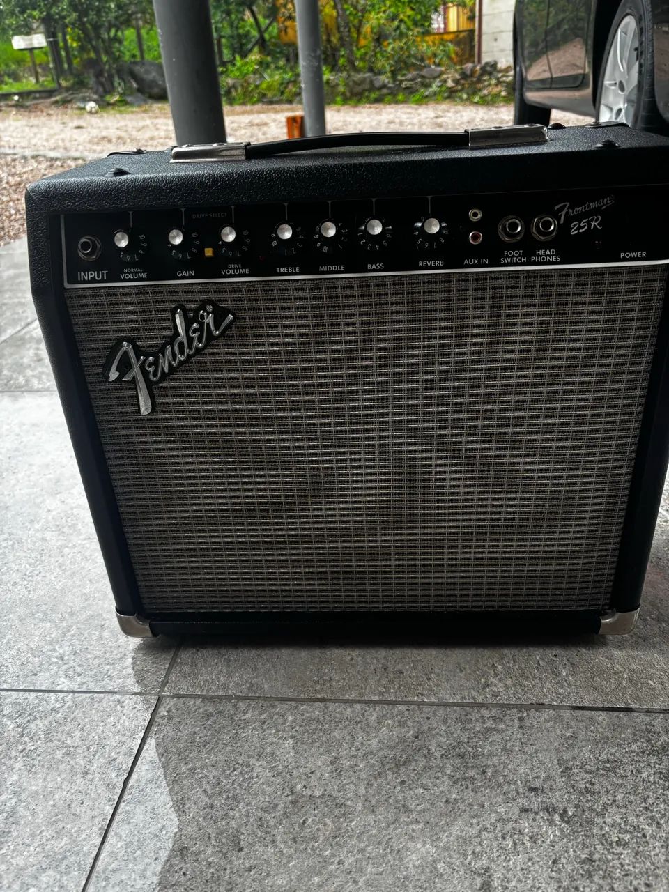 Cubo fender frontman 25r com reverb e distorção  - Foto 5
