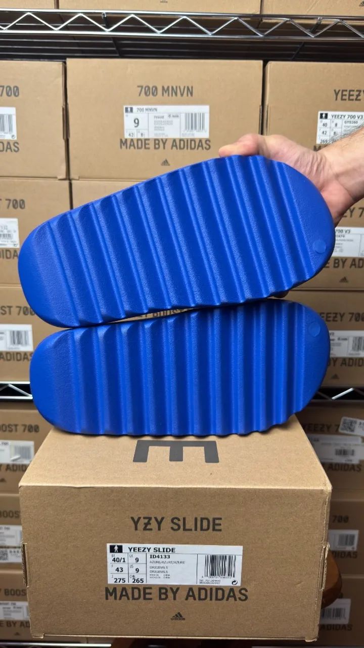 adidas Yeezy Slide Azure - 40/41BR - DSWT - Calçados - Asa Sul