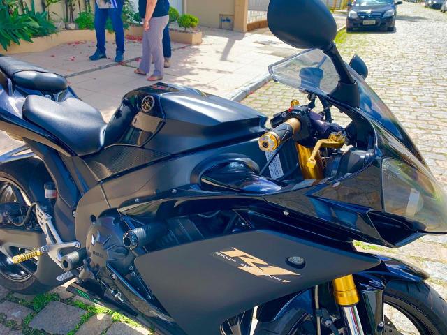 Yamaha R1 2008 preta Série Ouro Perfeita/ Yamaha R1/Yamaha R1