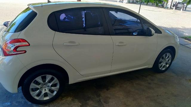 Peugeot 208, única dona, apenas 31.000Km rodados! Super novo!