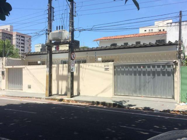 Casa para venda tem 544 metros quadrados com 7 quartos em Joaquim Távora - Fortaleza - CE