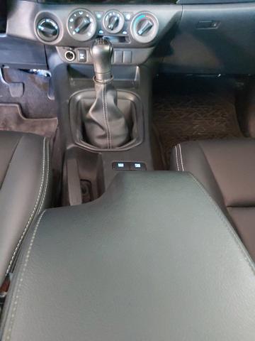 TOYOTA HILUX SR 4x4 2017 DIESEL COMPLETO - Foto 20