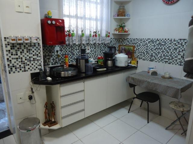 Excelente casa triplex com piscina - Foto 6