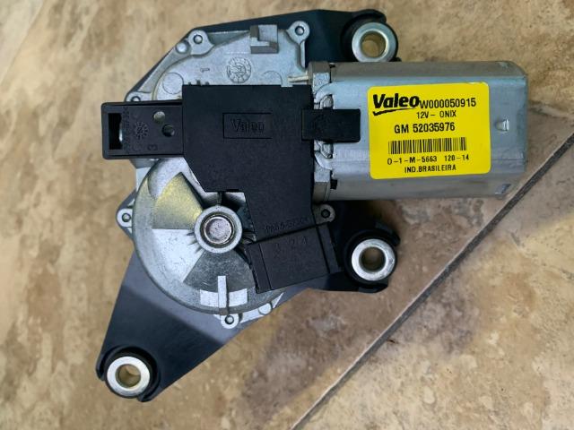 Motor limpador tampa traseira gm onix original - Foto 5