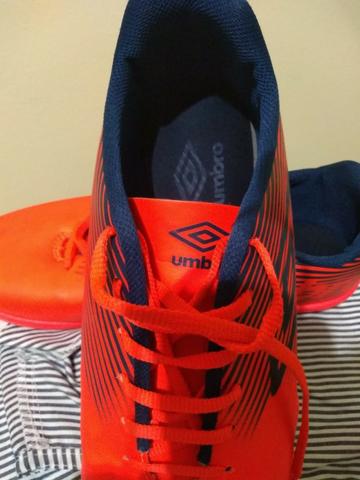 Vendo chuteira futsal nova - Foto 6