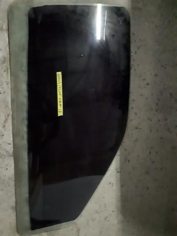 Vidro porta lado direito VW Logus / Ford Escort Europeu