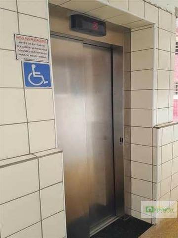 Venda um dormitório com elevador e vaga de garagem - Foto 6