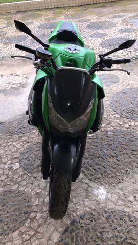MOTO KAWASAKI