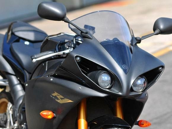 YAMAHA YZF R 1 2010