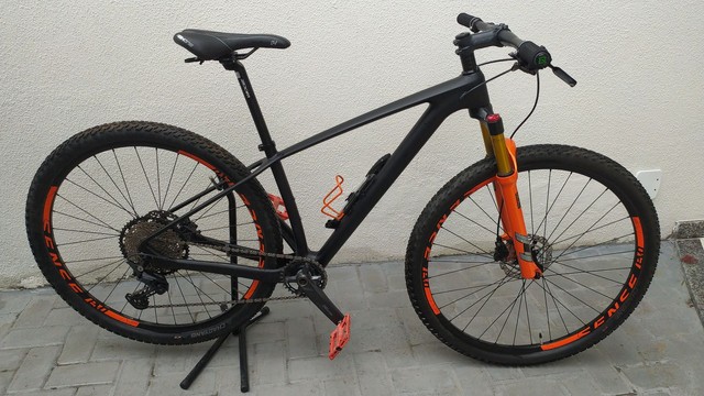 Bike carbono novíssima, aro 29!!!